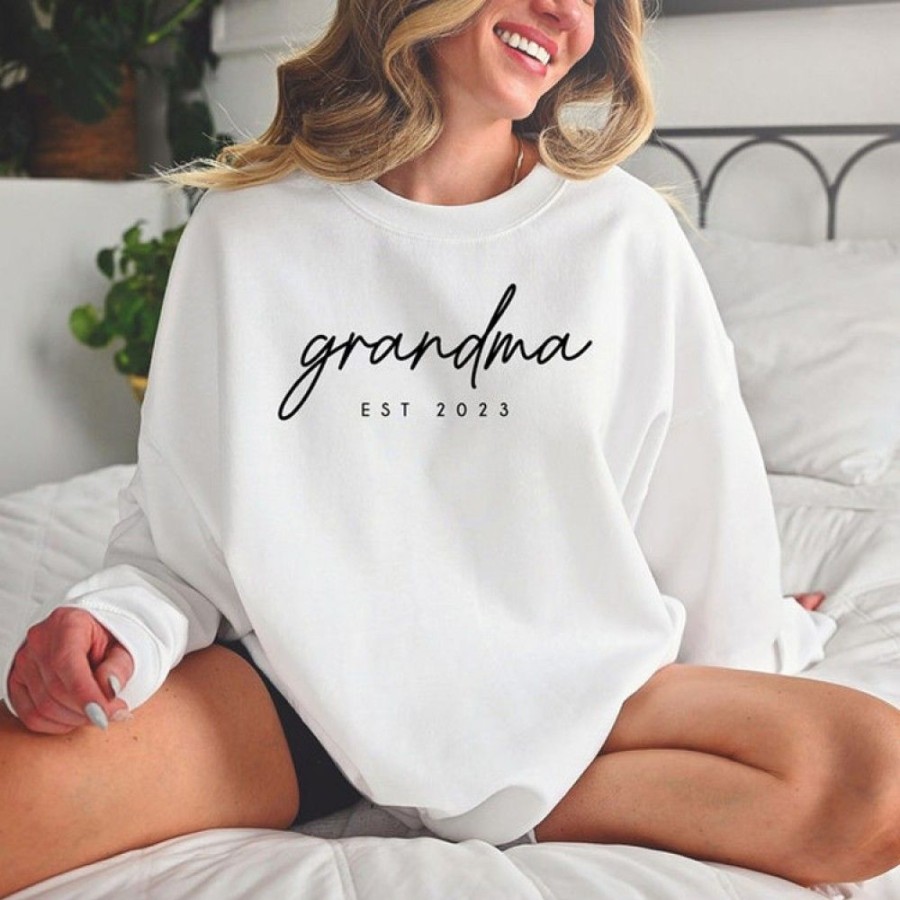 Custom Favoshape | Women'S Personalized Est Grandma Crewneck Sweatshirt